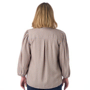 Skjortebluse med stolpelukning fra Brandtex