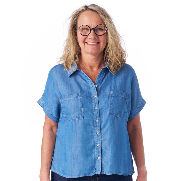 Denimskjorte med korte ærmer fra Brandtex i blød Tencel